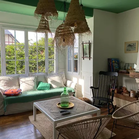 Maison En Bord De
